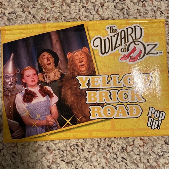 *SALE* Wizard of Oz movie pop up books - Picture 5 of 10